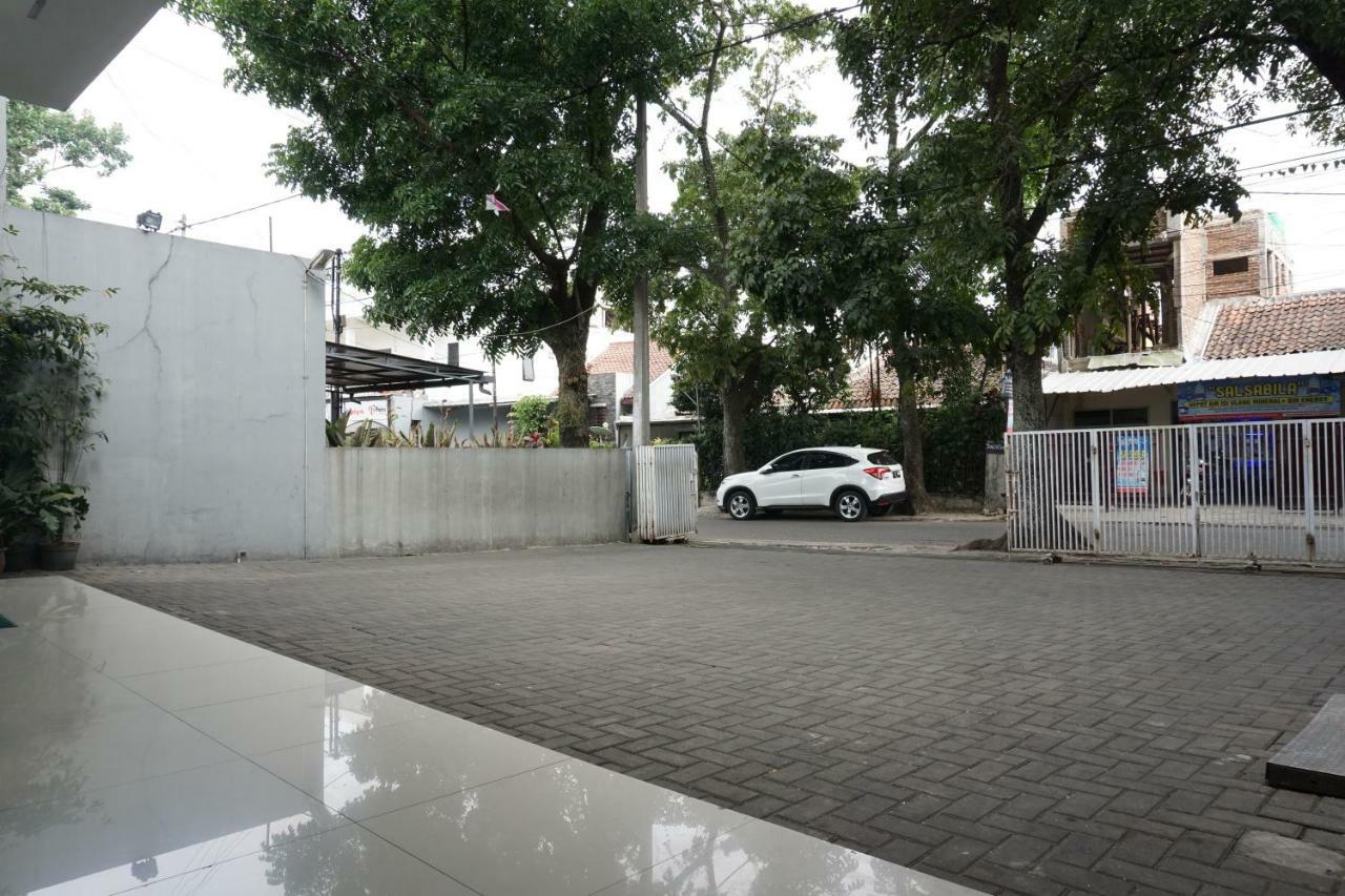 Residences By Reddoorz Syariah @ Buah Batu Bandung Ngoại thất bức ảnh